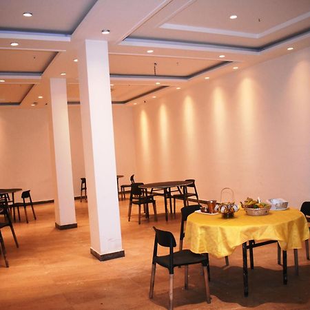 Lemonwood Suites By F9 Hotels - Trivoli Garden Chhatarpur New Delhi Bagian luar foto