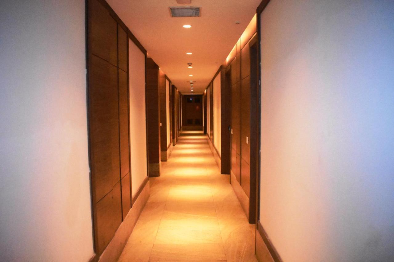 Lemonwood Suites By F9 Hotels - Trivoli Garden Chhatarpur New Delhi Bagian luar foto