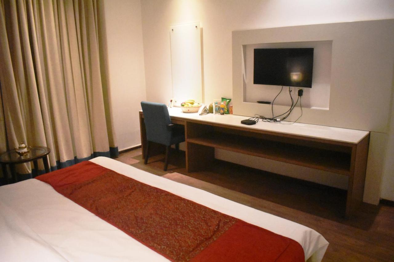 Lemonwood Suites By F9 Hotels - Trivoli Garden Chhatarpur New Delhi Bagian luar foto