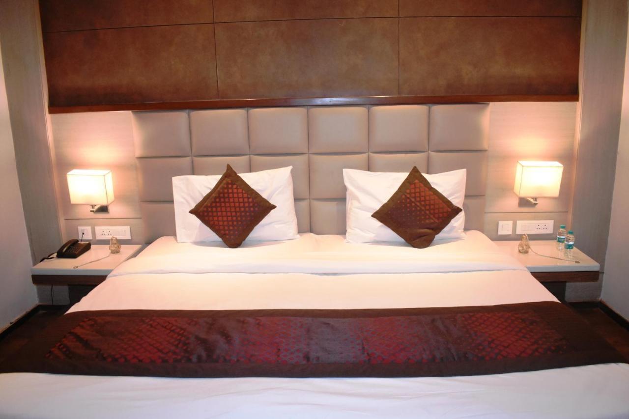 Lemonwood Suites By F9 Hotels - Trivoli Garden Chhatarpur New Delhi Bagian luar foto