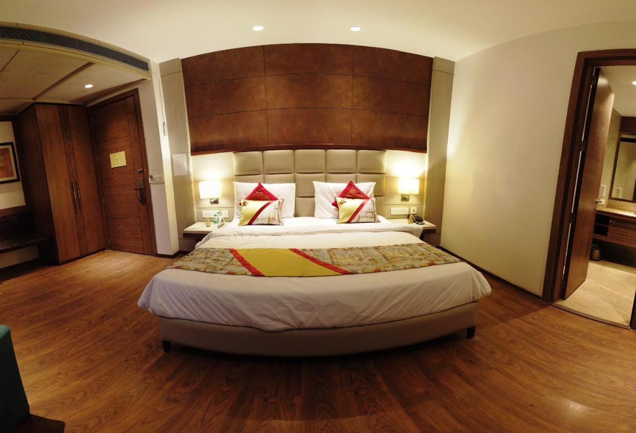 Lemonwood Suites By F9 Hotels - Trivoli Garden Chhatarpur New Delhi Bagian luar foto