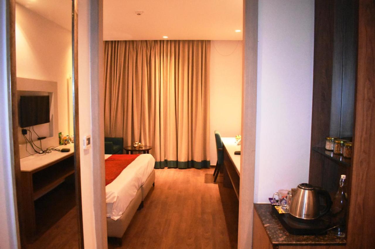 Lemonwood Suites By F9 Hotels - Trivoli Garden Chhatarpur New Delhi Bagian luar foto