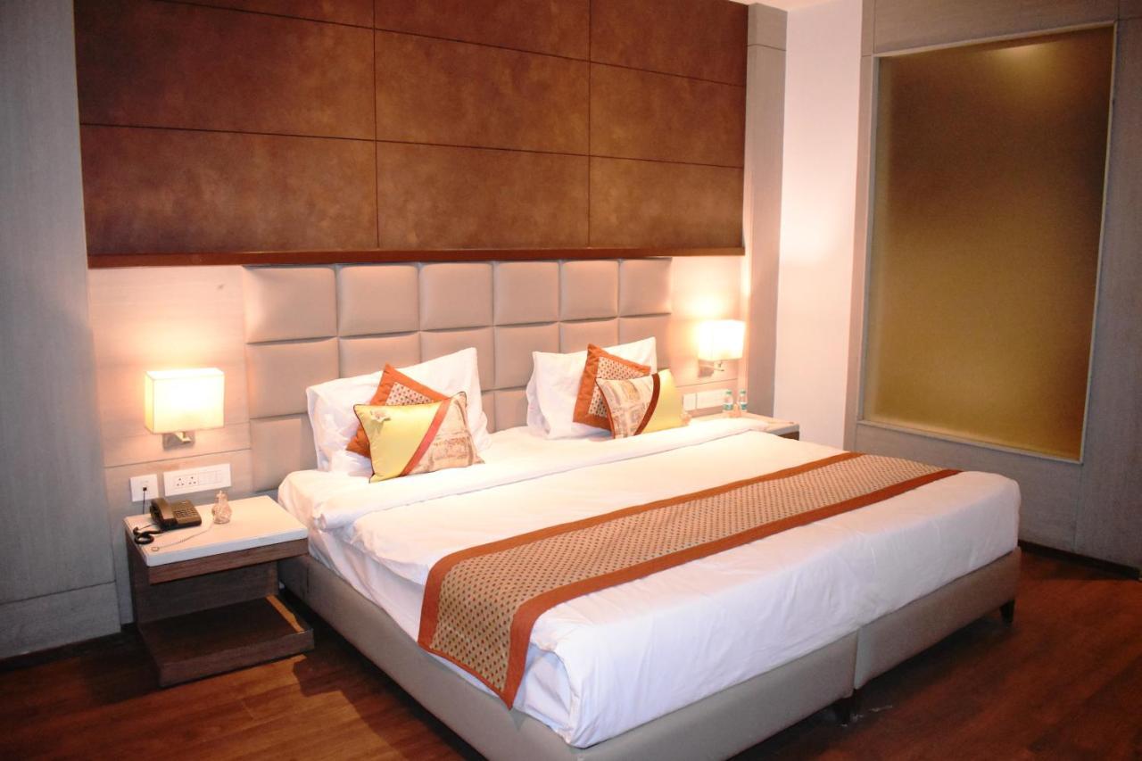 Lemonwood Suites By F9 Hotels - Trivoli Garden Chhatarpur New Delhi Bagian luar foto