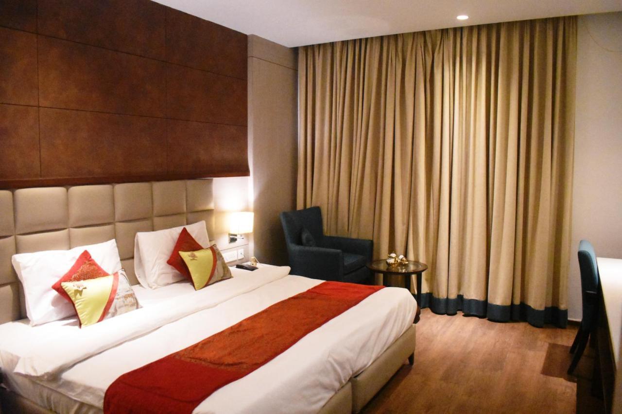 Lemonwood Suites By F9 Hotels - Trivoli Garden Chhatarpur New Delhi Bagian luar foto