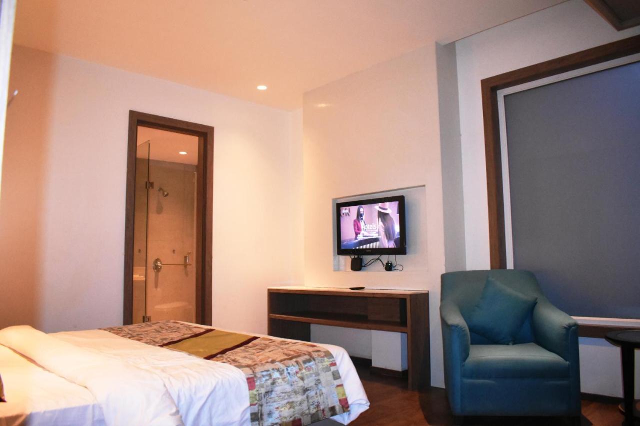 Lemonwood Suites By F9 Hotels - Trivoli Garden Chhatarpur New Delhi Bagian luar foto