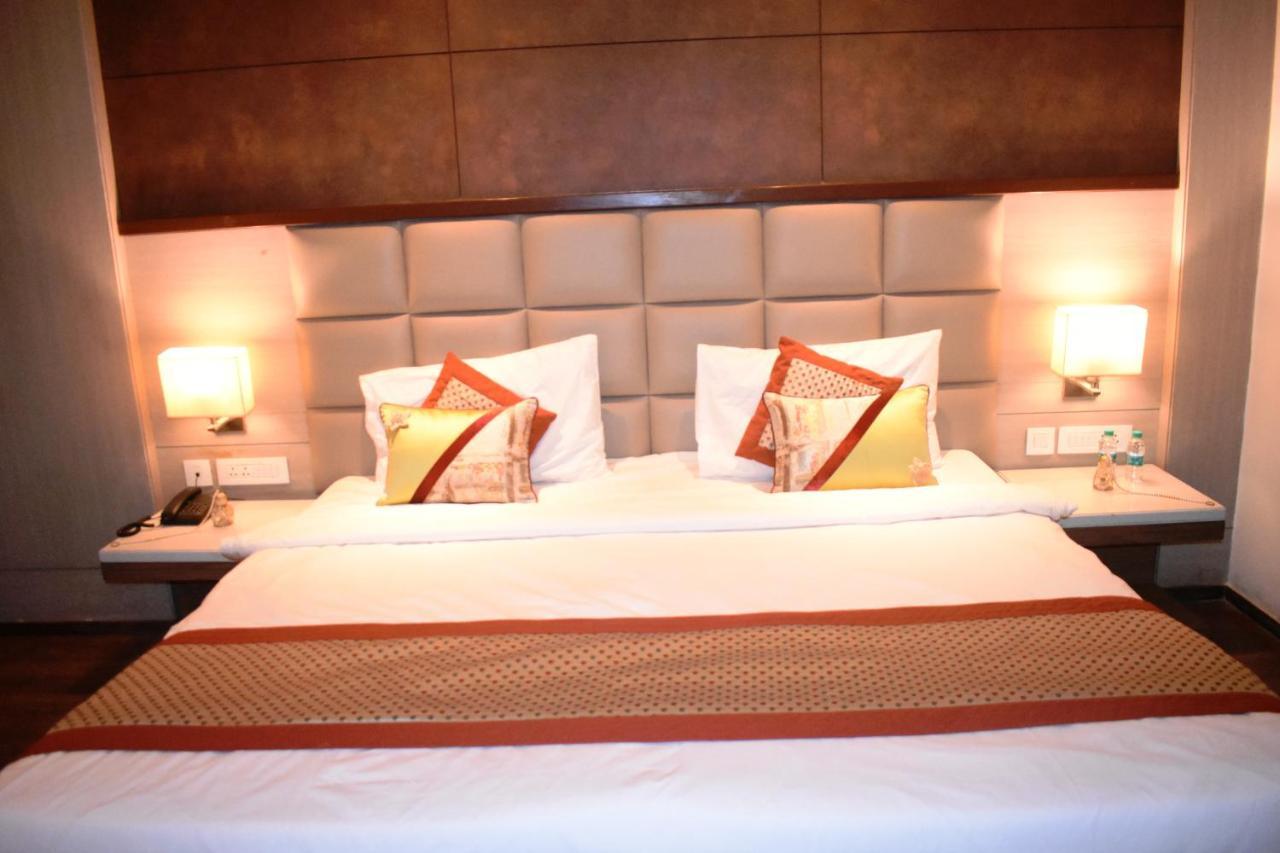 Lemonwood Suites By F9 Hotels - Trivoli Garden Chhatarpur New Delhi Bagian luar foto