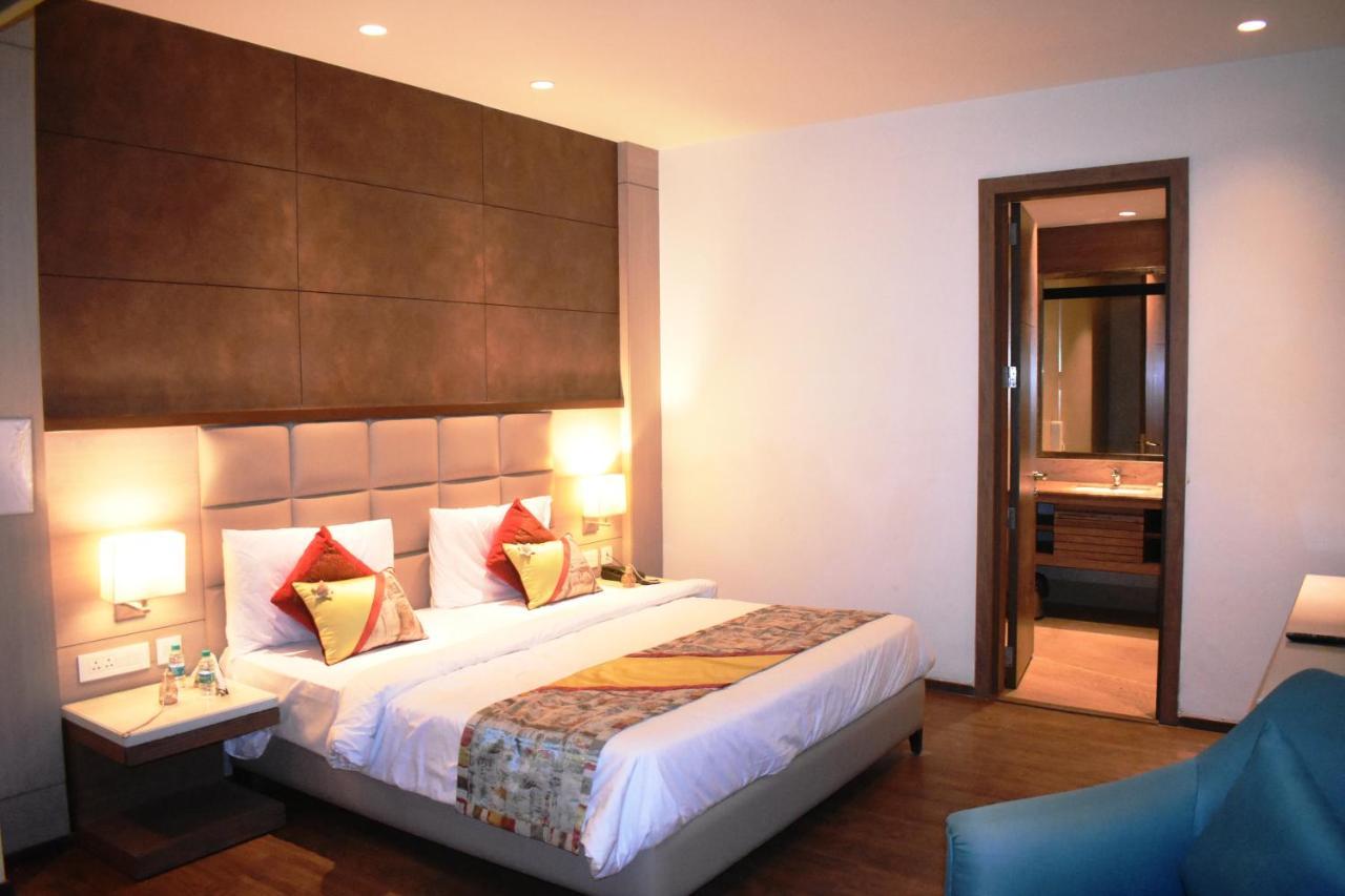 Lemonwood Suites By F9 Hotels - Trivoli Garden Chhatarpur New Delhi Bagian luar foto