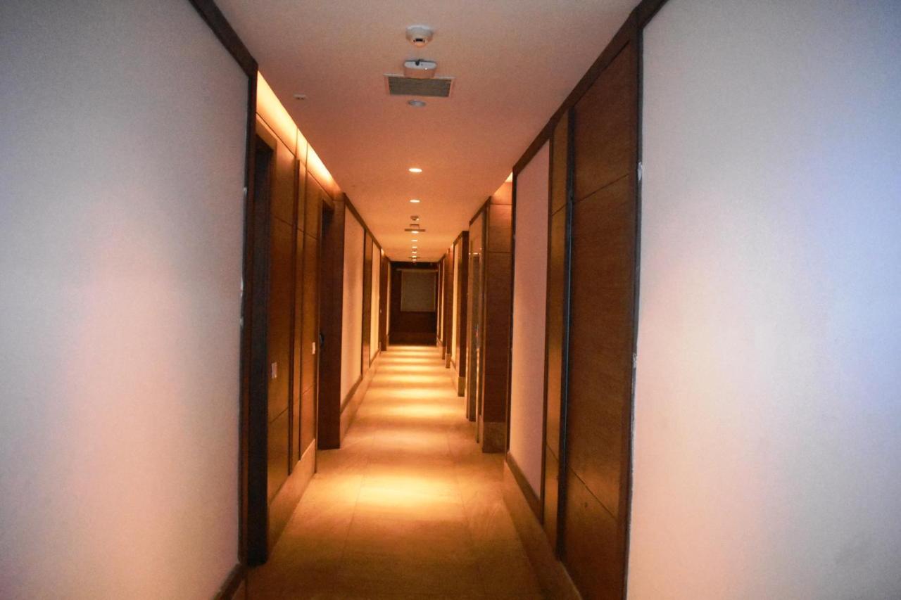 Lemonwood Suites By F9 Hotels - Trivoli Garden Chhatarpur New Delhi Bagian luar foto