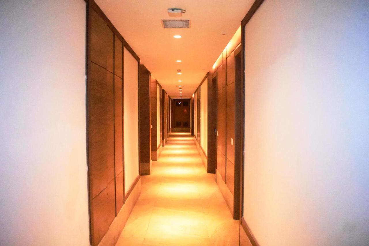 Lemonwood Suites By F9 Hotels - Trivoli Garden Chhatarpur New Delhi Bagian luar foto