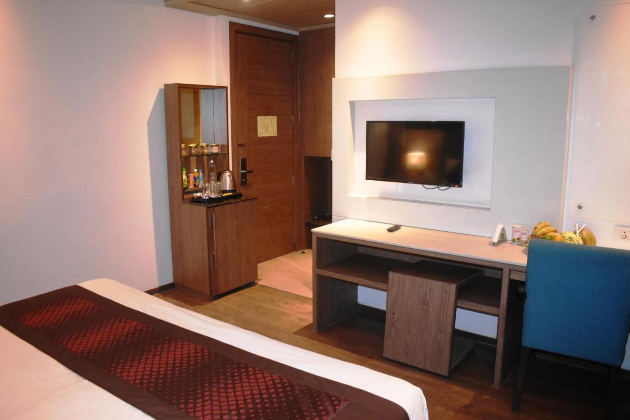 Lemonwood Suites By F9 Hotels - Trivoli Garden Chhatarpur New Delhi Bagian luar foto