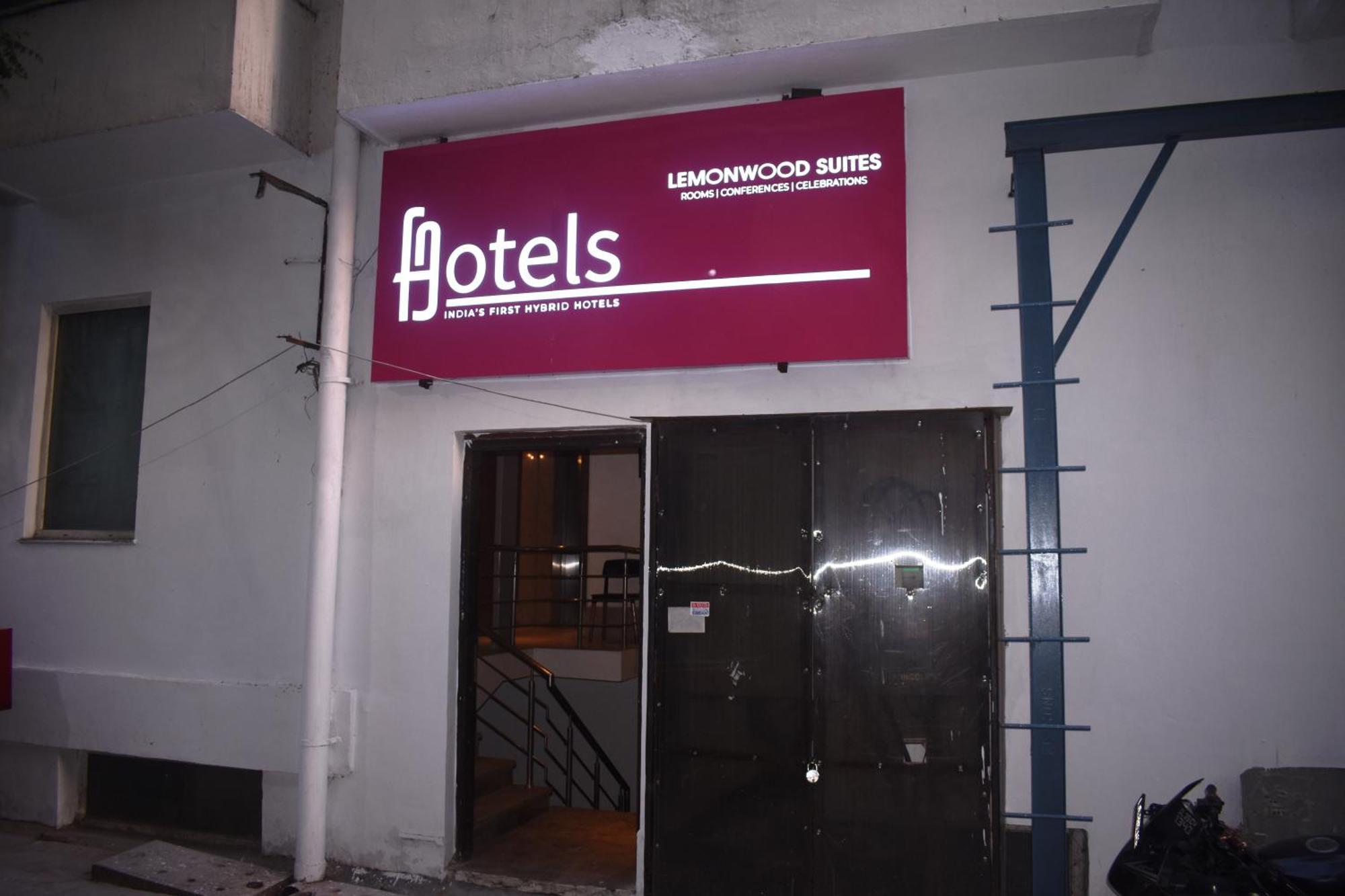 Lemonwood Suites By F9 Hotels - Trivoli Garden Chhatarpur New Delhi Bagian luar foto